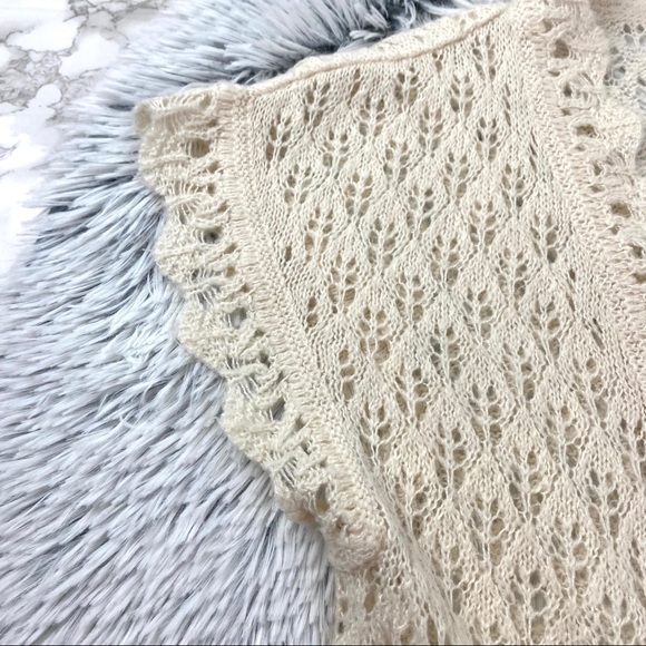 Old Navy Ivory Crochet Shrug Cardigan EUC - Picture 4 of 9